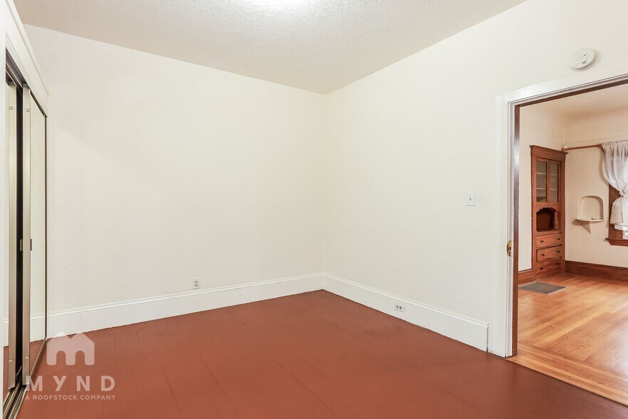 Building Photo - 1517 19th Ave
