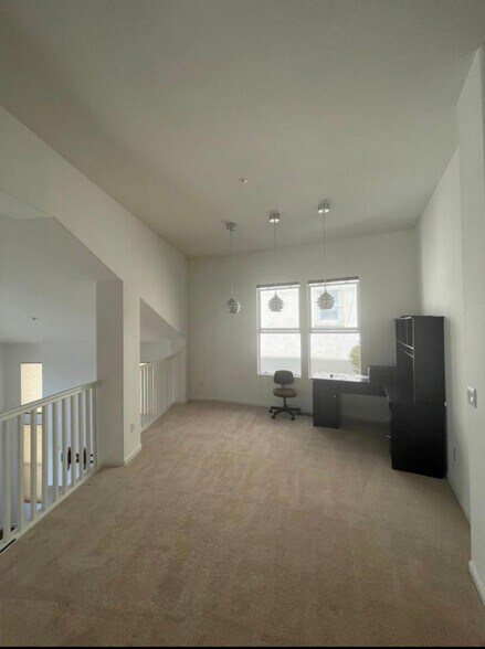 Building Photo - 672 Via Rialto
