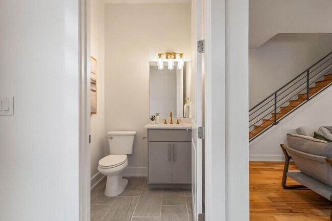 Building Photo - 1301 Cometa St