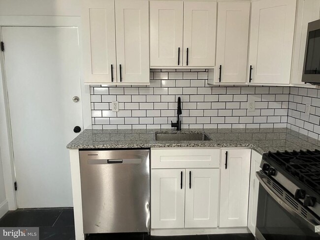 Building Photo - 3014 Memphis St