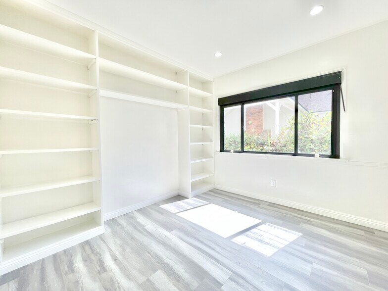 Building Photo - 4031 Berryman Ave