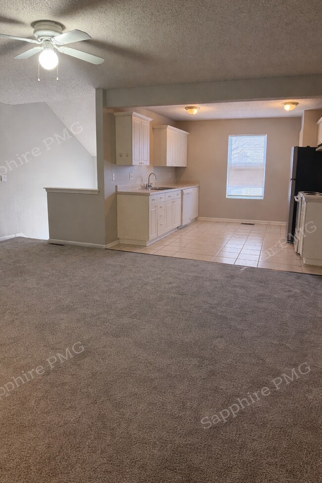 Building Photo - 5644 N Anita Ave