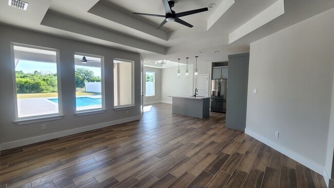 Building Photo - 157 Torrey Pines Dr
