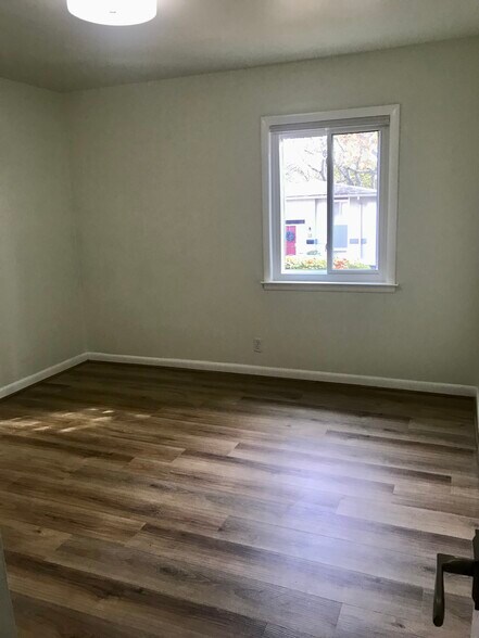 Building Photo - 21 Vaughns Gap Rd