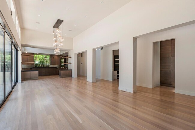 Building Photo - Wow! What a Great Home!