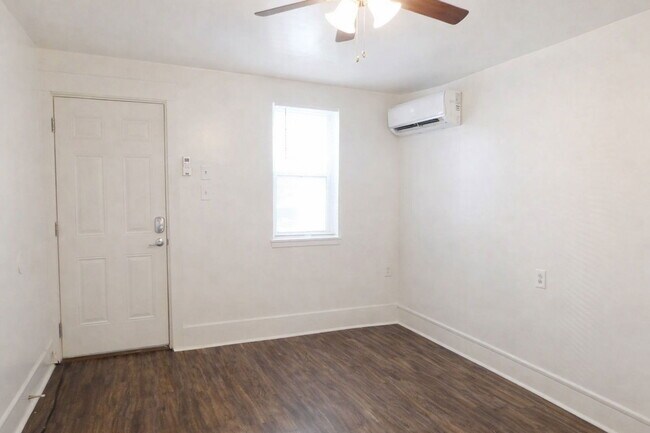 Building Photo - 203 Twelfth St