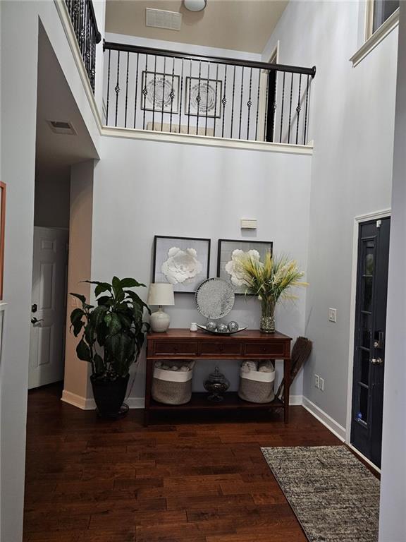 Building Photo - 204 Misty Grove Dr SE