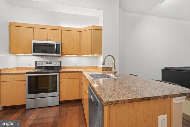 Building Photo - 631 D St NW