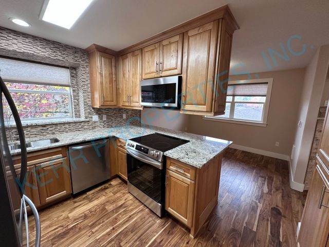 Building Photo - 4686 W Powell Blvd