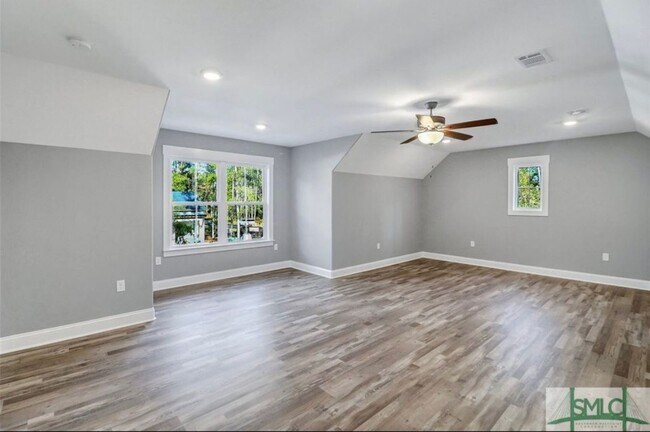 Building Photo - 421 Bear River Dr