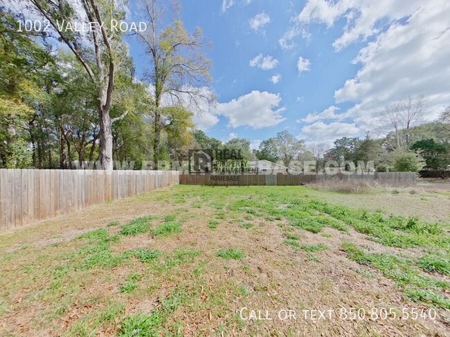 Building Photo - 1002 Valley Rd