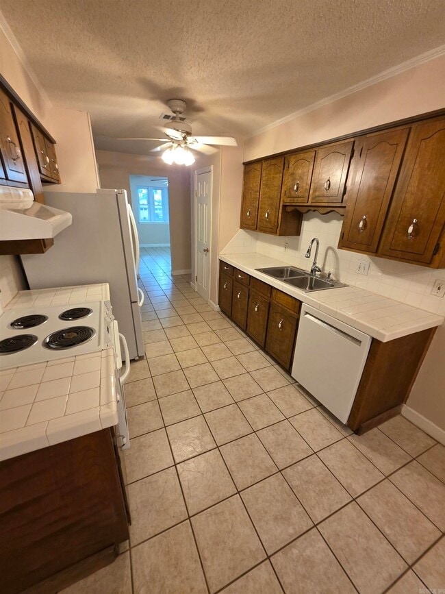 Building Photo - 8303 Pennwood Dr