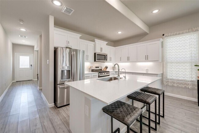 Building Photo - 3332 Flatiron Dr