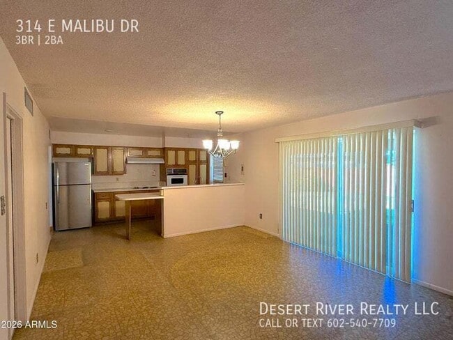 Building Photo - 314 E Malibu Dr