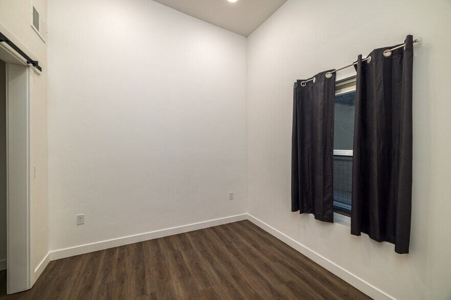 Building Photo - 443 Kane Creek Blvd