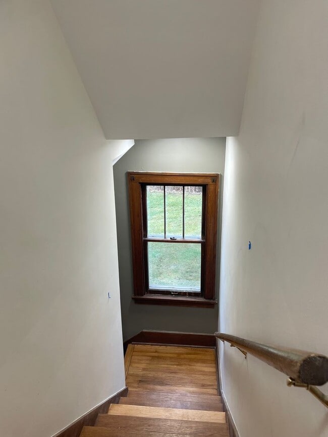 Building Photo - Four Bedroom Farmhouse on Three Acres | Flexible Move-in Date!
