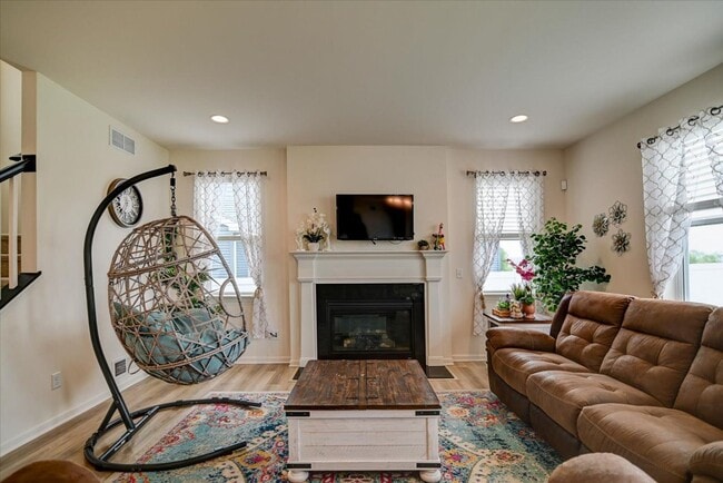 Building Photo - 2583 Dogwood Ln