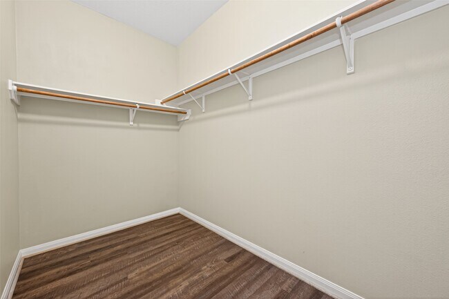 Building Photo - 30914 W Lost Creek Blvd