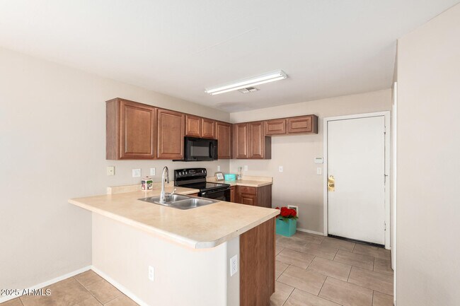 Building Photo - 6381 E Lush Vista View