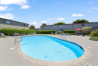 Building Photo - Valley Park