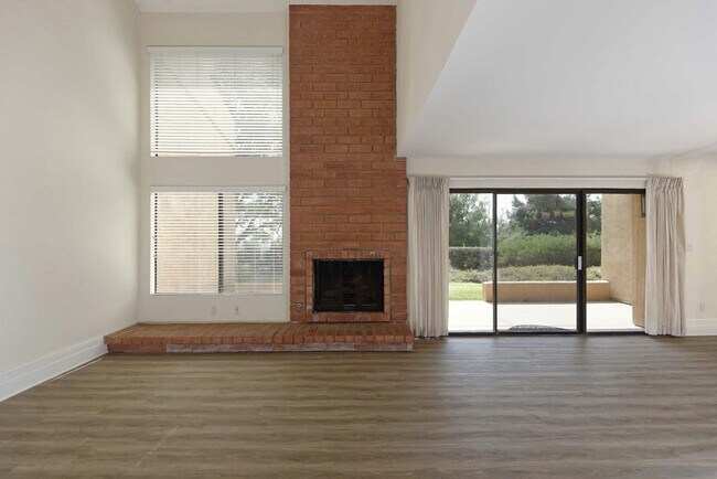 Building Photo - 2585 Caminito Muirfield