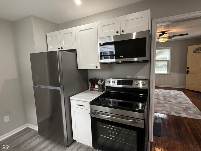 Building Photo - 4801 Farrington Ave