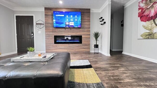 Building Photo - 3461 Southgate Trail SE