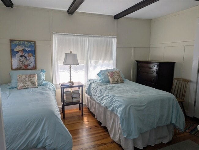 Building Photo - 12 Cove Rd