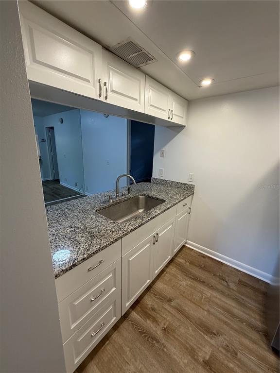 Building Photo - 4508 S Oak Dr