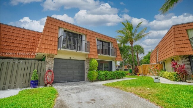 Building Photo - 11101 SW 15th Manor