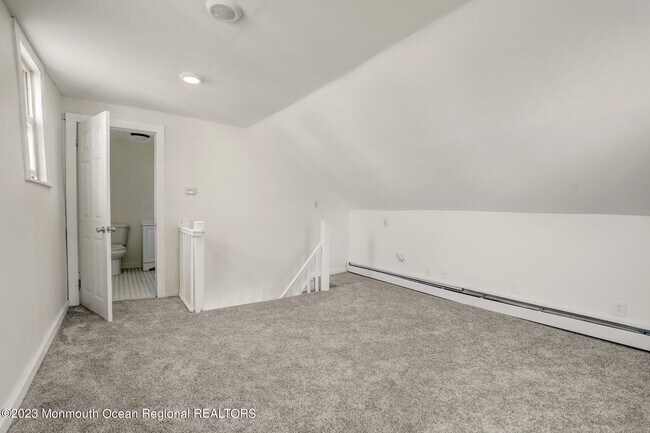 Building Photo - 12 Main St