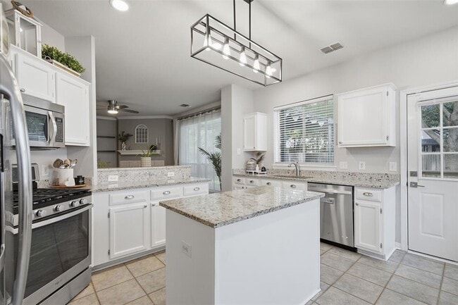 Building Photo - 2903 Pioneer Way