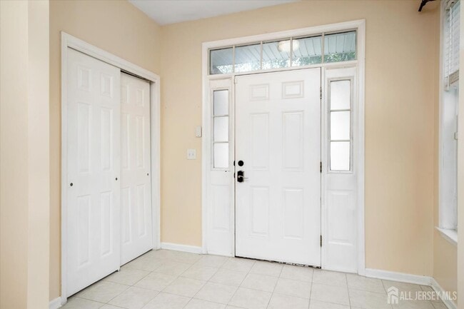 Building Photo - 80 Tennyson Rd