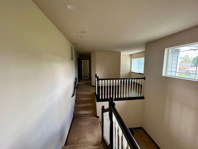Building Photo - Gorgeous 4 bed 2.5 bath Marysville home