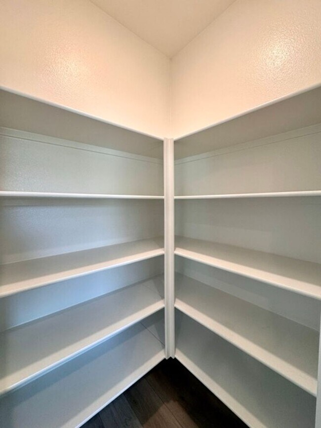 Building Photo - MOVE IN SPECIAL! $1000 off 1st month rent if you move in the month of January! Spacious 4 Bedroom...