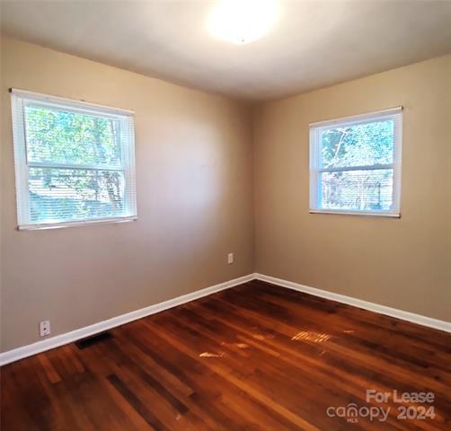 Building Photo - 933 Yellowstone Dr