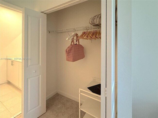 Building Photo - 1060 SE 26th Ter