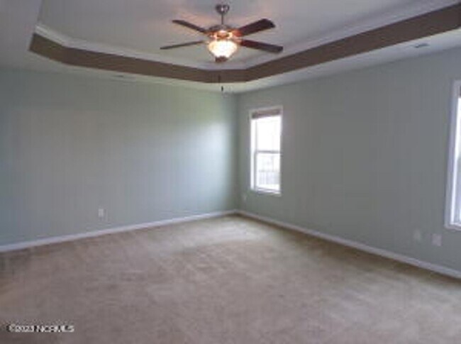 Building Photo - 4 Bedroom 2.5 Bathroom home located in Carolina Subdivision