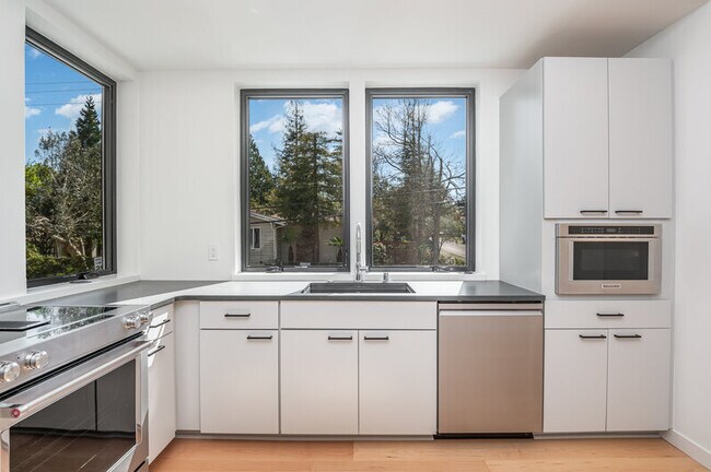 Building Photo - 4214 SW 100th St