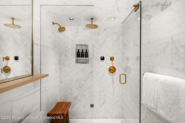 Building Photo - 731 S Mill St