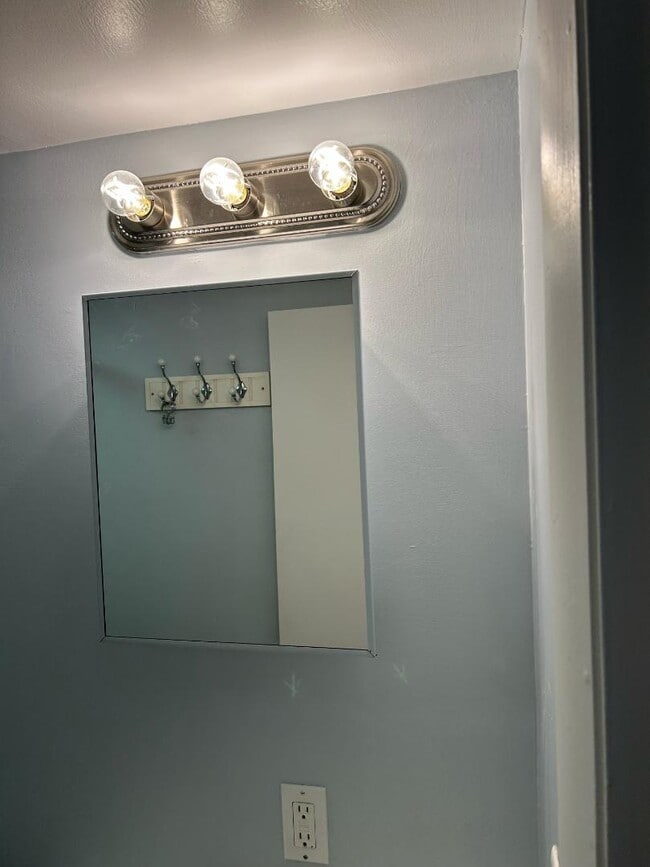 Building Photo - 29 Jackson St