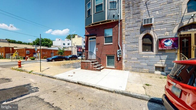 Building Photo - 537 N 36th St