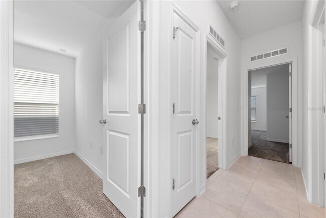 Building Photo - 338 Rustic Rail Dr