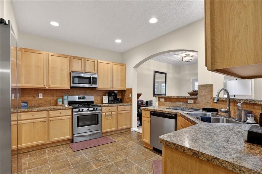 Building Photo - 5556 Cascade Run