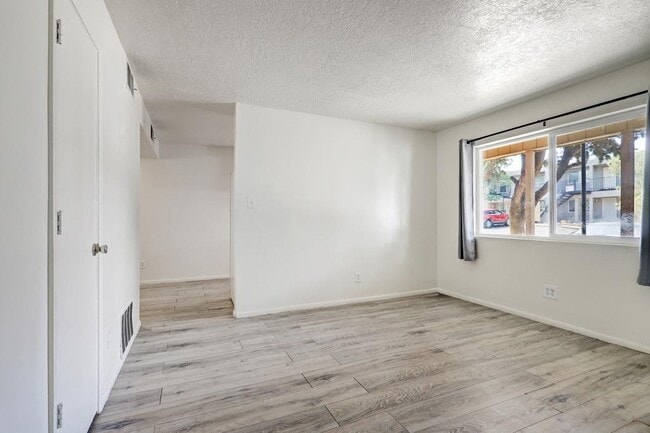 Building Photo - 13515 Copper Ave NE