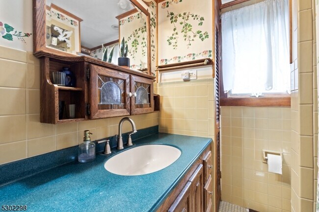 Building Photo - 31 Oliver Pl