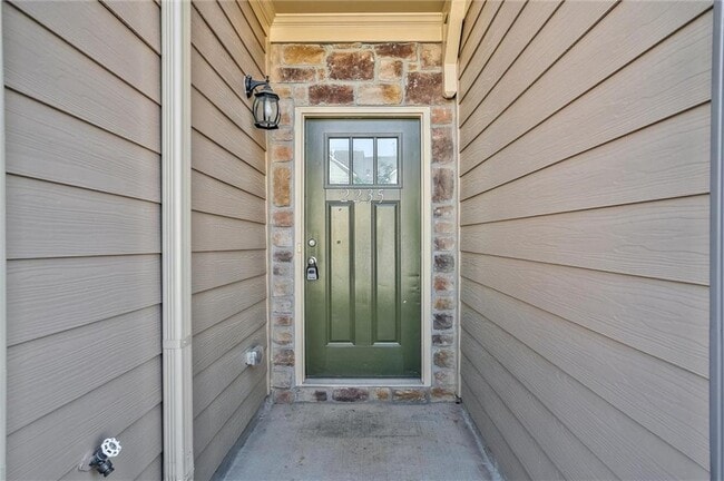 Building Photo - 2235 Mulsanne Dr