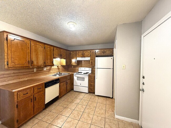Building Photo - 306 North Dr
