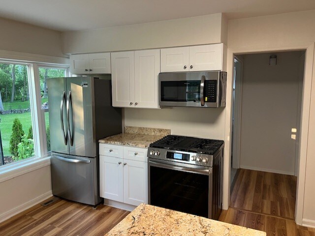 Building Photo - 402 E Calumet Rd