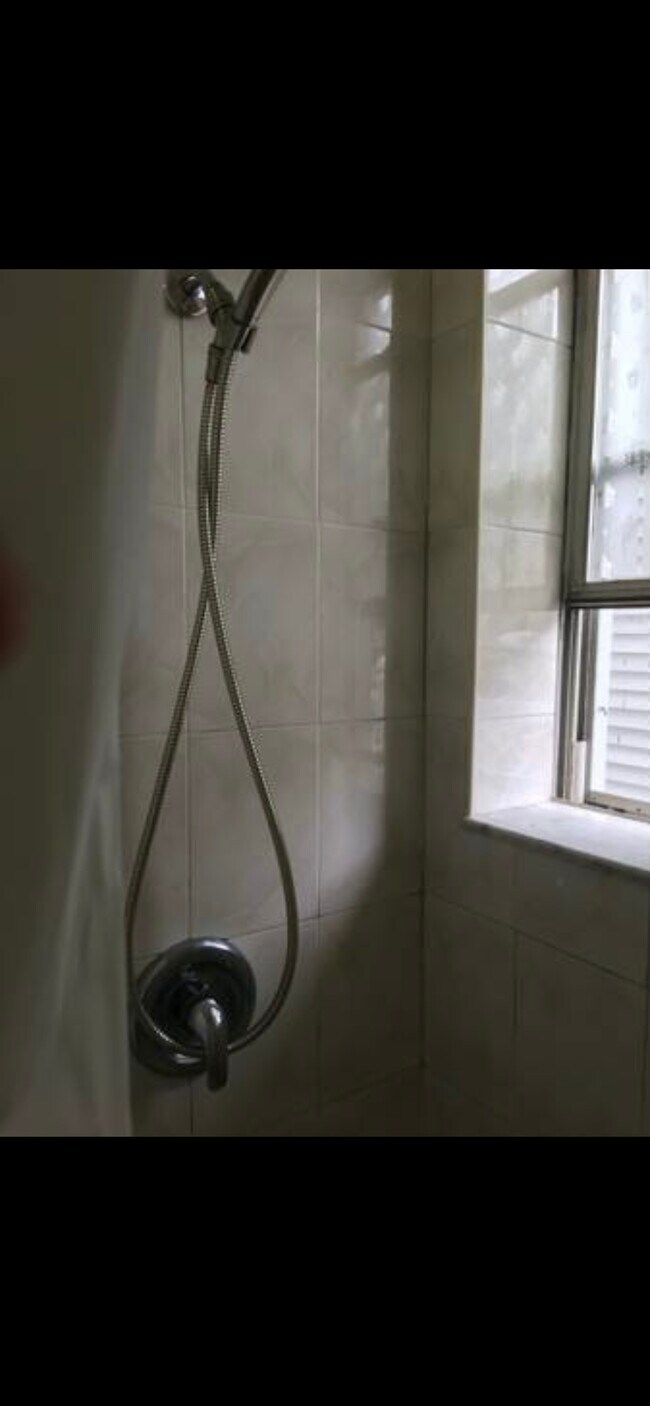 Building Photo - 1416 70th St